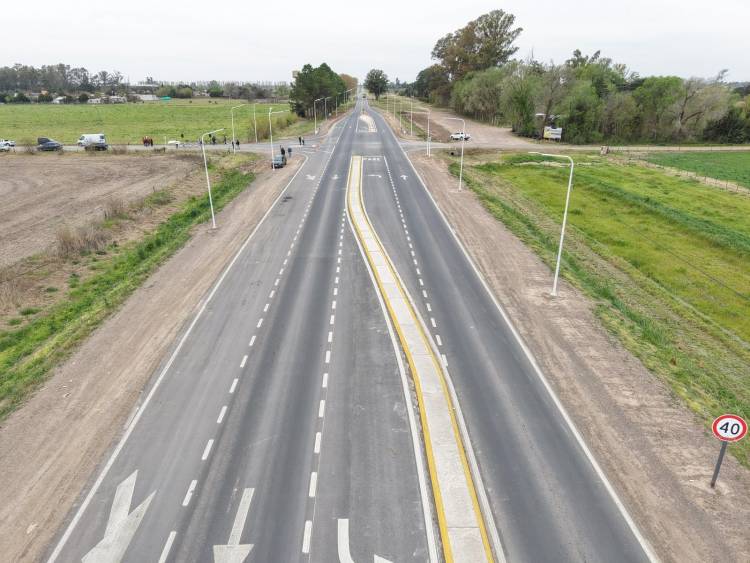 Pullaro inauguró la repavimentación de la Ruta 90 y entregó viviendas en el sur provincial