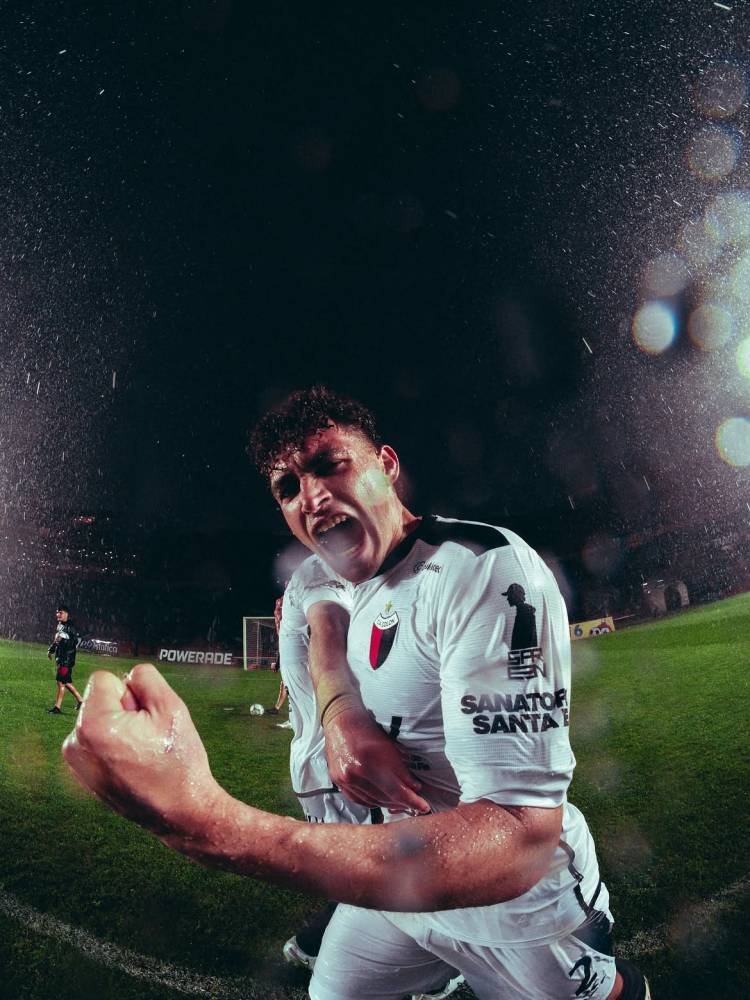Colón goleó y se recuperó ante Los Andes en el Brigadier