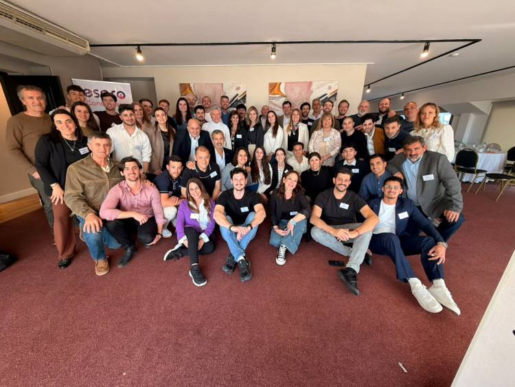 Más de 20 familias participaron de una experiencia para fortalecer la continuidad de sus empresas a través del diálogo entre generaciones