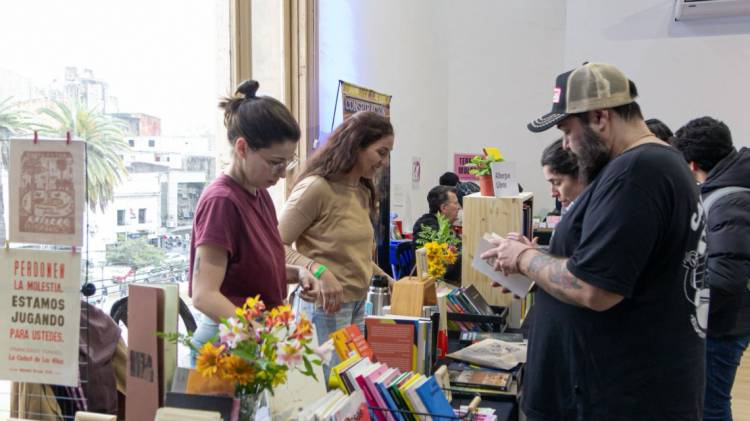 Comienza FLUYA: la primera Feria del Libro Usado y Antiguo en Santa Fe
