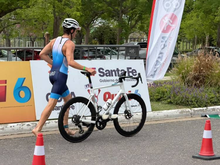 Con el triunfo del santafesino Tadeo Baruffato, la Copa Santa Fe de Triatlón reafirma el legado deportivo de la provincia