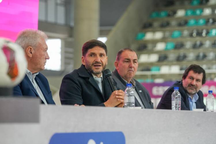 Pullaro presentó el sudamericano de Futsal en El Invencible Santa Fe: “La llama de los Juegos sigue encendida”