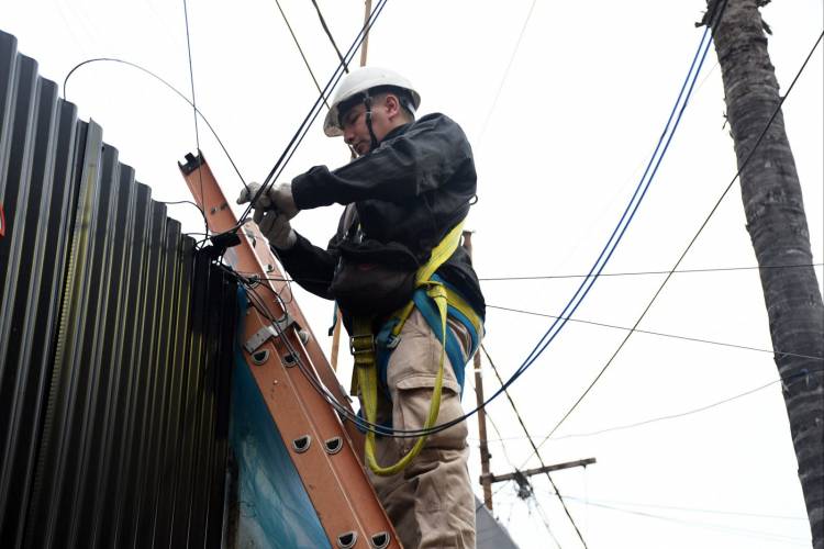 La Municipalidad avanza con un plan para ordenar el cableado aéreo y promover el soterramiento