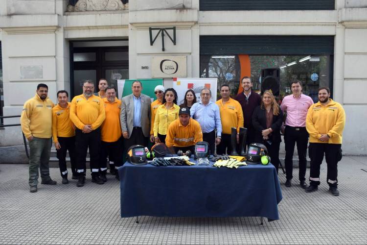 La Municipalidad y Asoem entregaron elementos de protección personal a trabajadores municipales