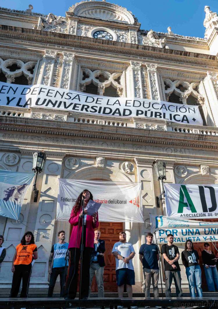 Santa Fe se movilizó en defensa de la universidad pública