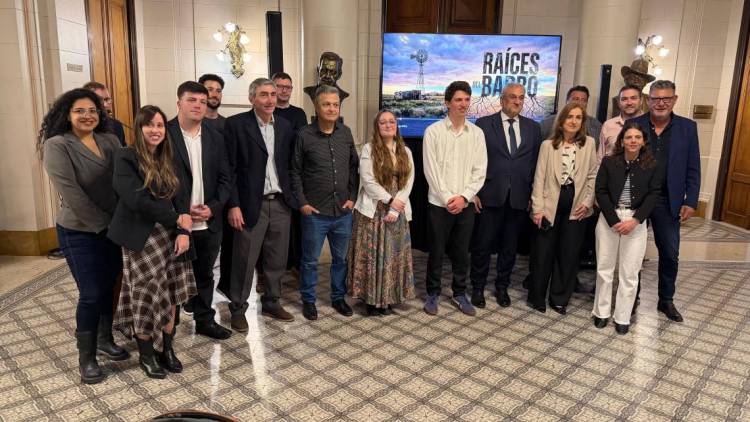 El Senado fue sede de la presentación del cortometraje “Raíces del barro”