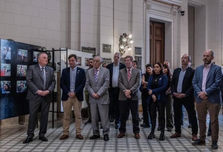 El Senado expone imágenes que preservan la memoria de la Reforma