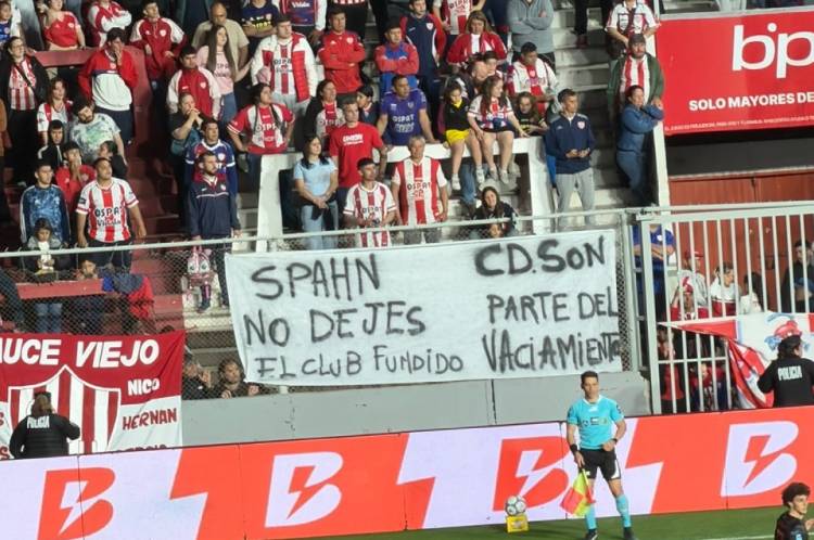 Unión le ganó a Estudiantes, pero hubo mensajes contra Spahn en las tribunas